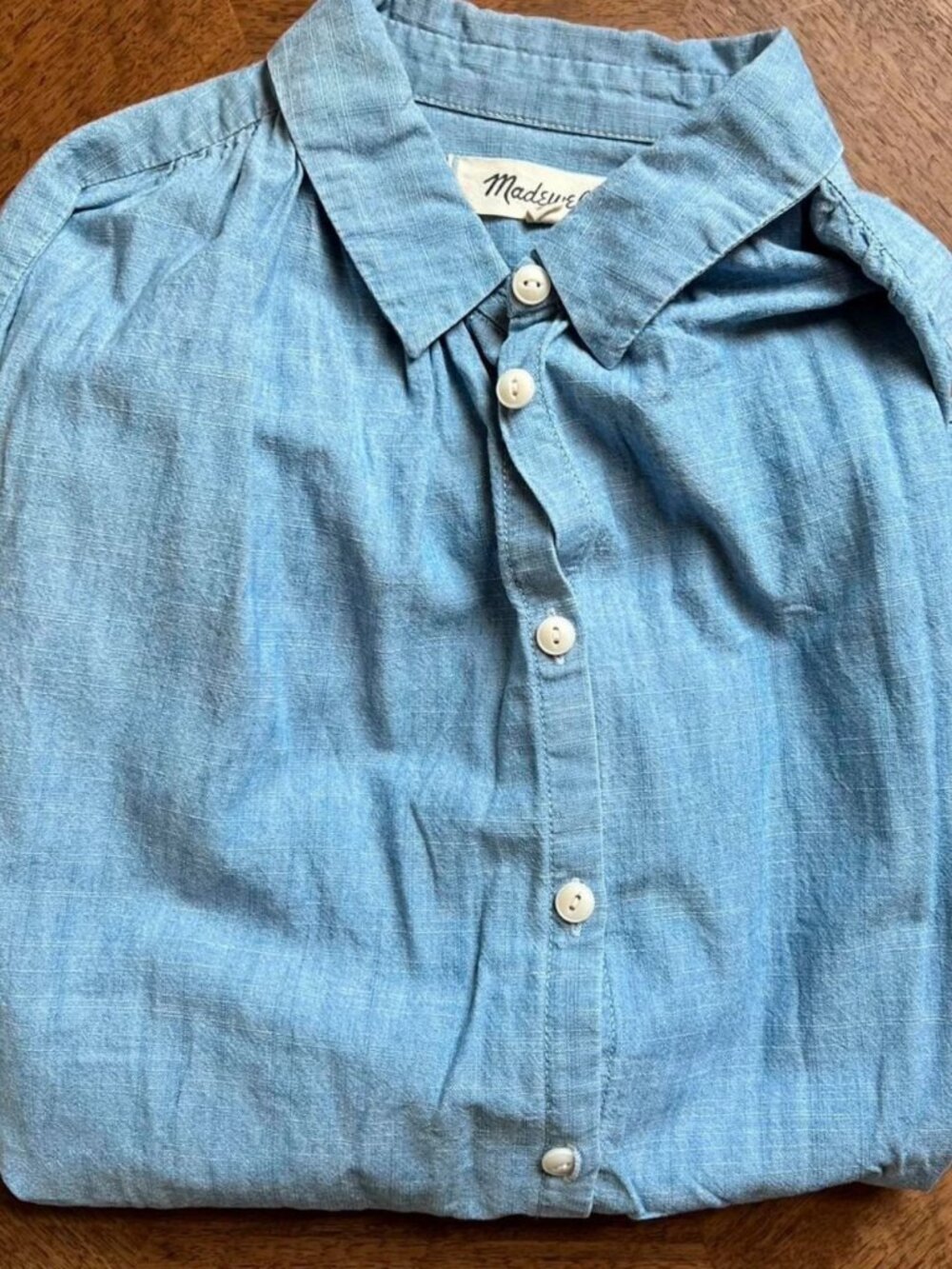 Light Blue Chambray Button-Up Short Sleeve Shirt Women's Size M